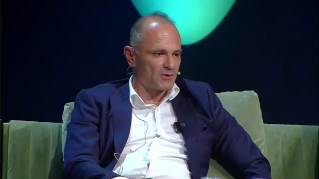 Venko Filipče: Τα προοδευτικά κόμματα πρέπει να είναι πολύ αυστηρά απέναντι στον ανεξέλεγκτο καπιταλισμό και τους τεχνοφεουδάρχες