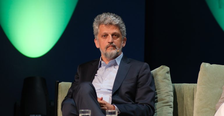 Garo Paylan: Πρέπει να βρούμε μια νέα γλώσσα για να προσεγγίσουμε τις ευάλωτες κοινωνικές  ομάδες