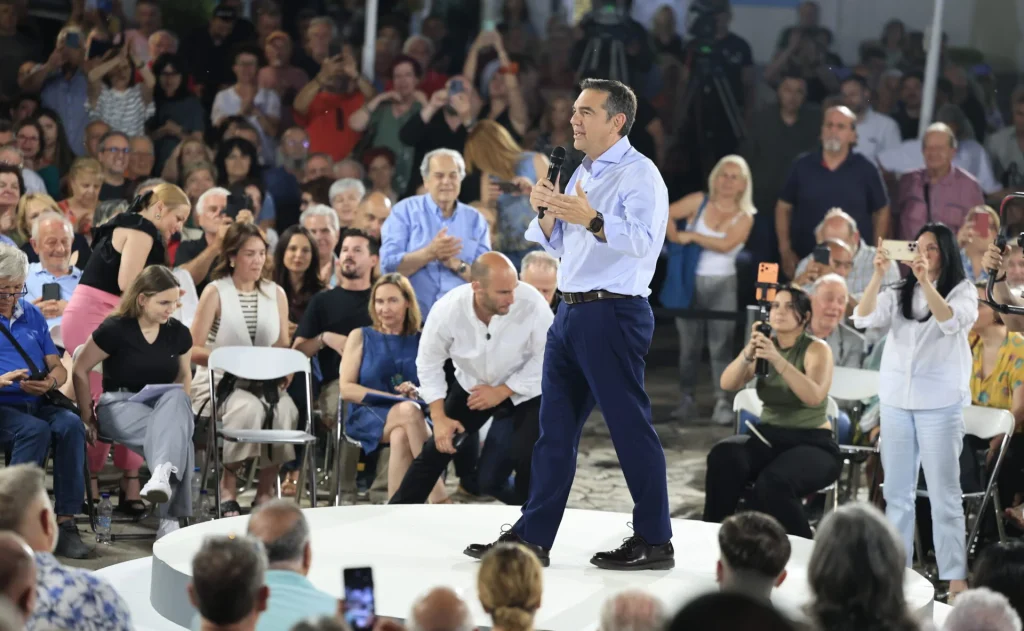 Αλ. Τσίπρας στο POLITICO: Η κυβέρνηση να σταματήσει να δίνει λευκή επιταγή στον Τραμπ